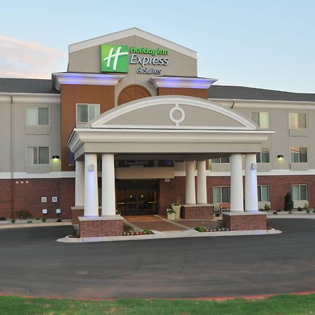 Holiday Inn Express & Suites Clinton By Ihg Buitenkant foto