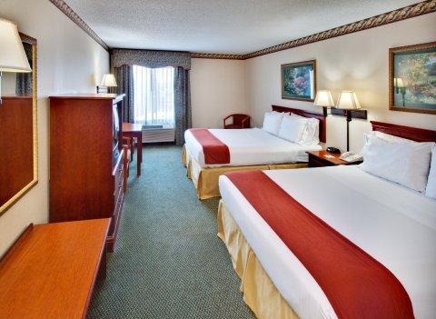 Holiday Inn Express & Suites Clinton By Ihg Buitenkant foto