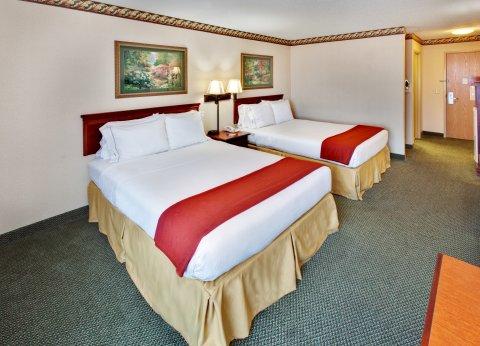 Holiday Inn Express & Suites Clinton By Ihg Buitenkant foto
