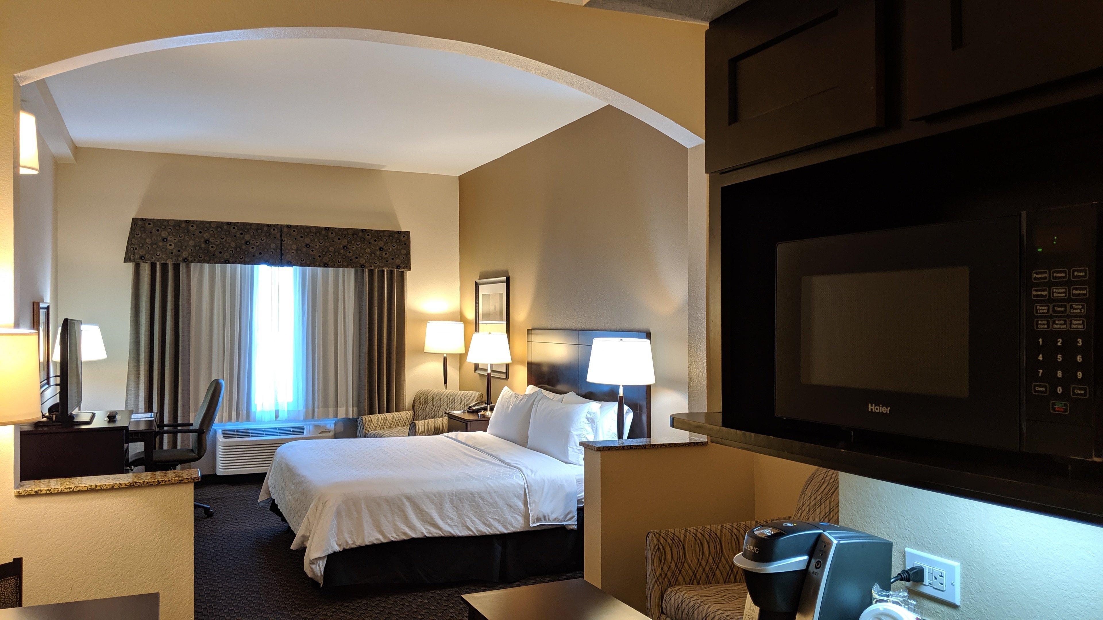 Holiday Inn Express & Suites Clinton By Ihg Buitenkant foto