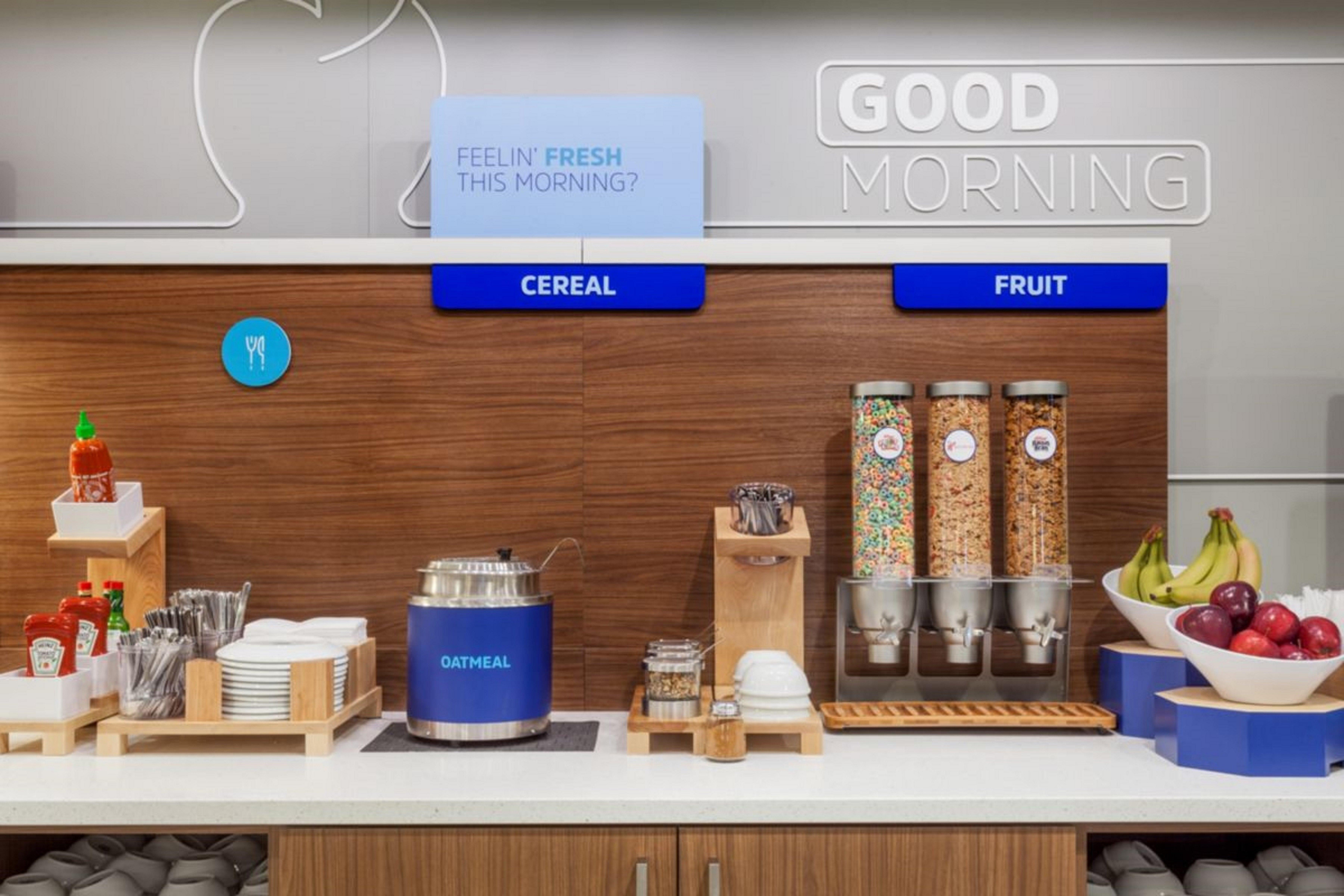 Holiday Inn Express & Suites Clinton By Ihg Buitenkant foto