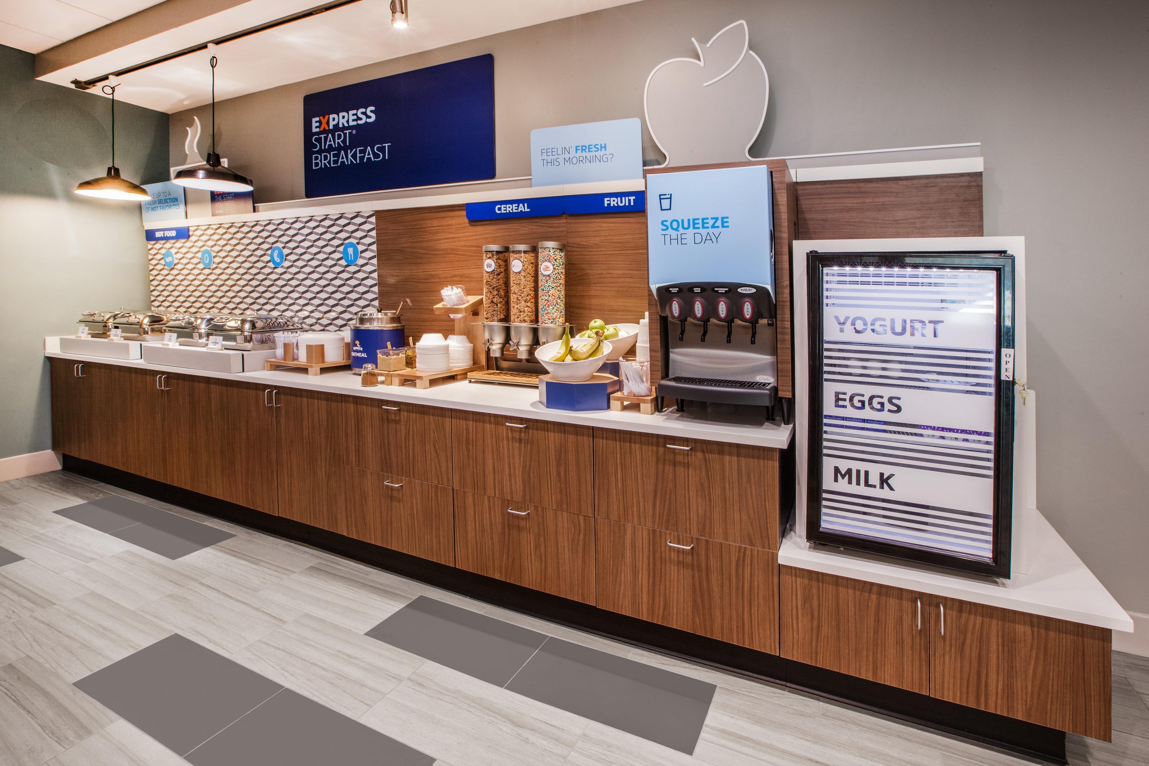 Holiday Inn Express & Suites Clinton By Ihg Buitenkant foto